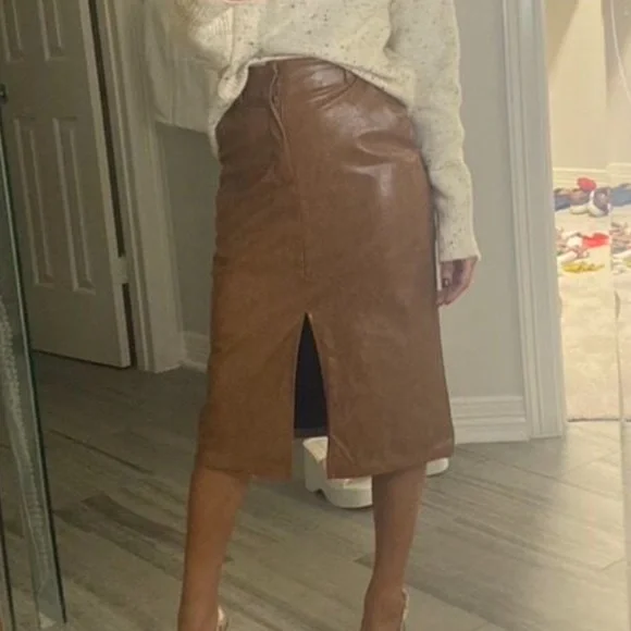 Luxe Vegan Leather Split hem Belted Midi Skirt - Picture 5 of 7